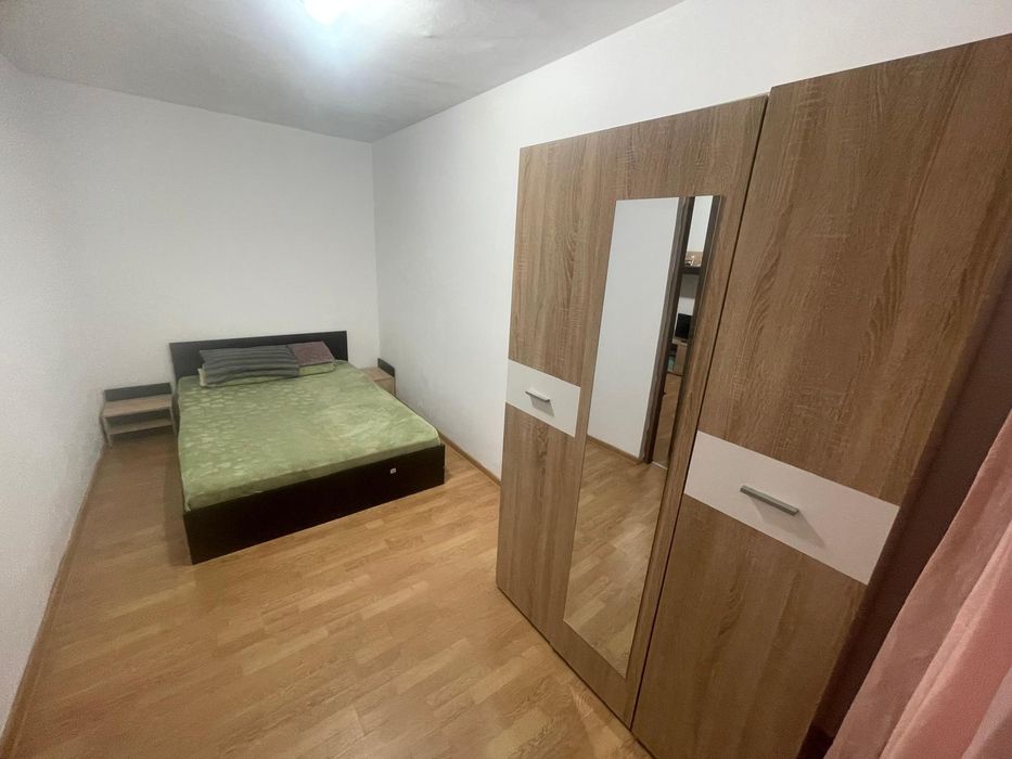 Vând apartament cu 2 camere in Valea Roșie