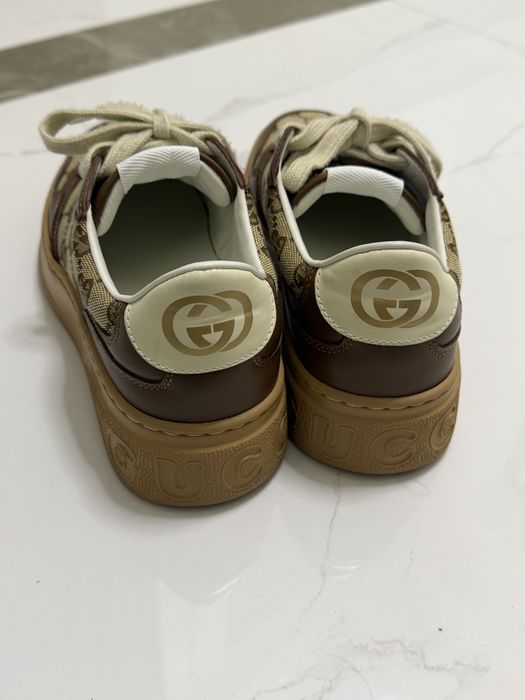 Продам кроссовки