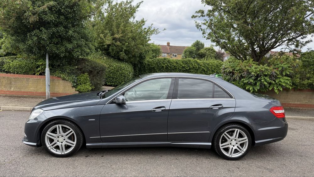 MERCEDES-BENZ E-Class 0 — imagine 4