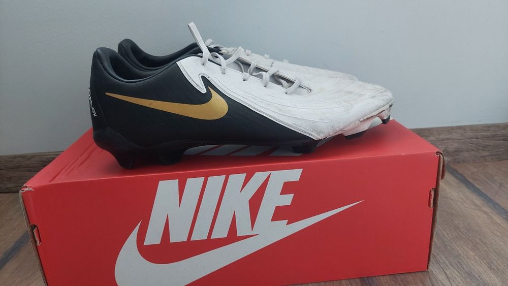 Футболни обувки Nike Phantom 45