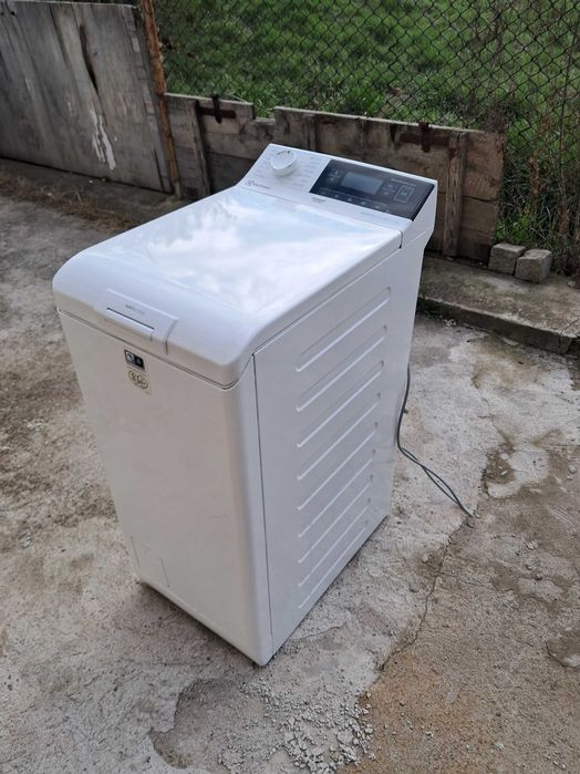 Продавам пералня Electrolux