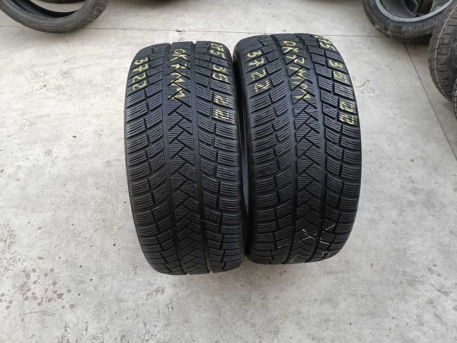 Doua anvelope de iarna 275 35 22 vredestein wintrac pro 7 mm dot 3722