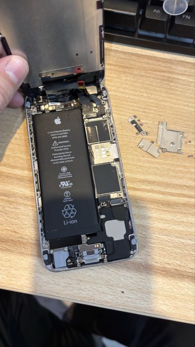 Продам iphone 6 на запчасти