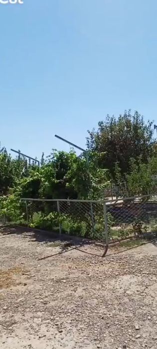 Үй сатылады. Дом продается.