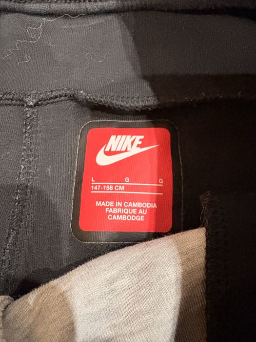 Nike долнище L размер сиво черно