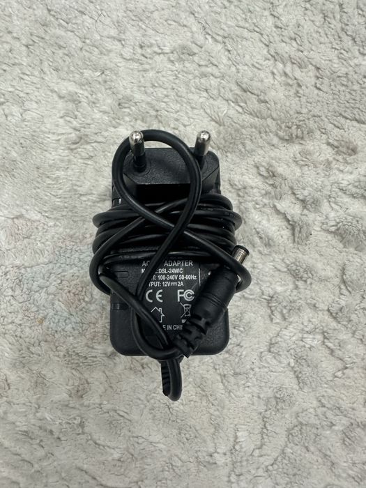 Телефон, коробки, провода, кабеля