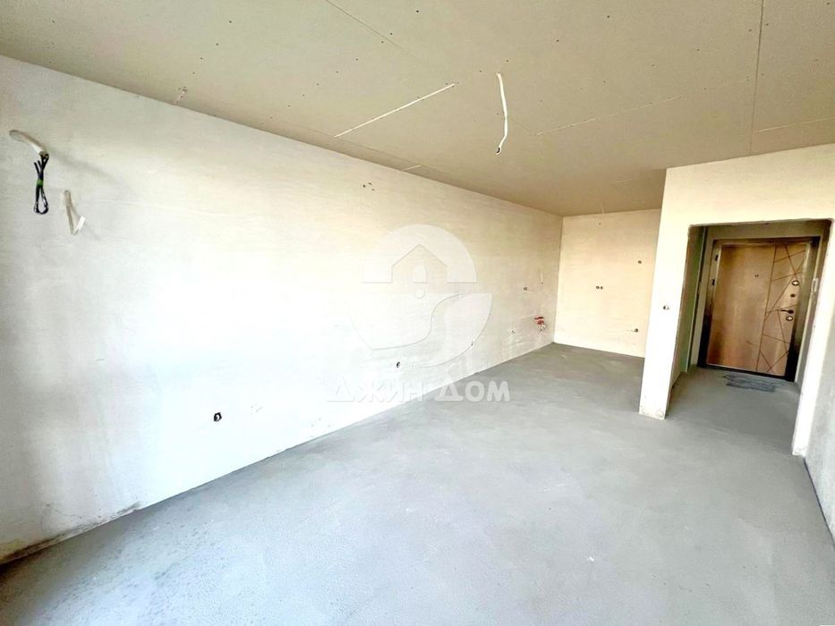 Продава се Тристаен апартамент в Бургас, Сарафово - 120 кв.м за 2059 €/кв.м - Снимка #2