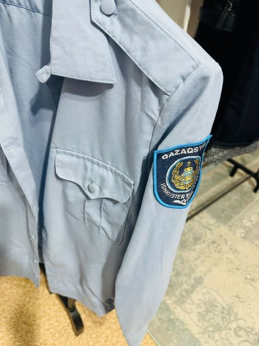 Продам форму полицейскую