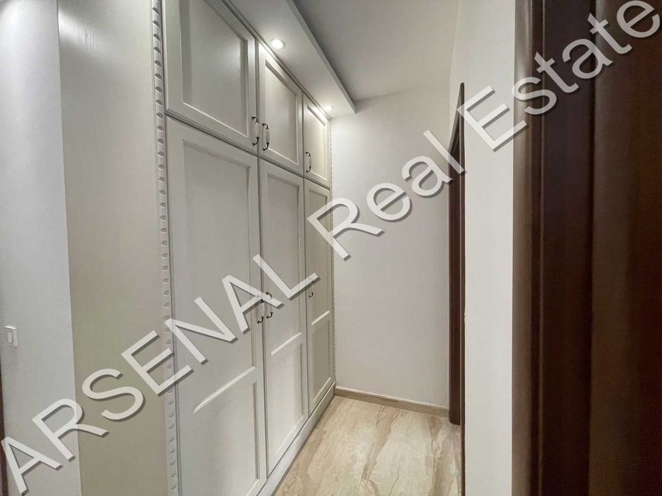 Дава се под наем Четиристаен апартамент в София, в.з. Киноцентъра - 170 кв.м за 1000 € - Снимка #10