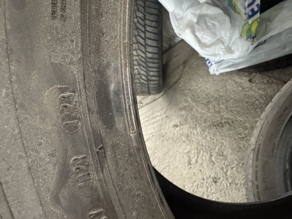 Vand 2 anvelope 285/40 Dunlop