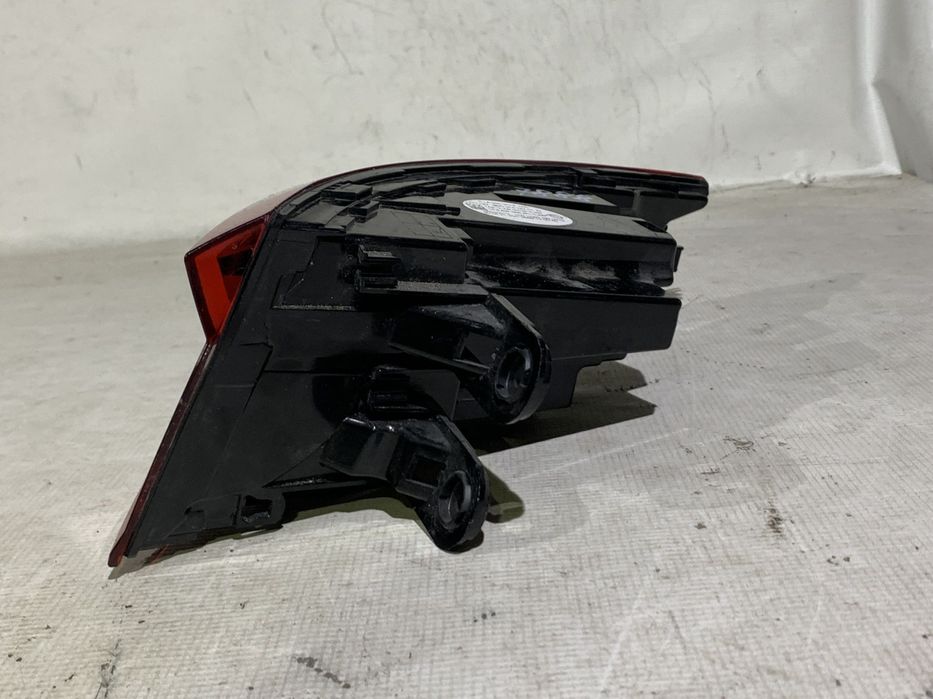 Lampa stop stanga pe aripa, Skoda Enyaq, 2021, 2022, 2023, 2024, cod origine OE 5LA945207A.