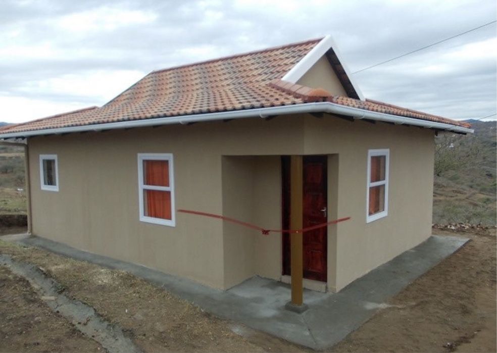 Vand case pe structuara metaluca de 60mp si de 35mp…