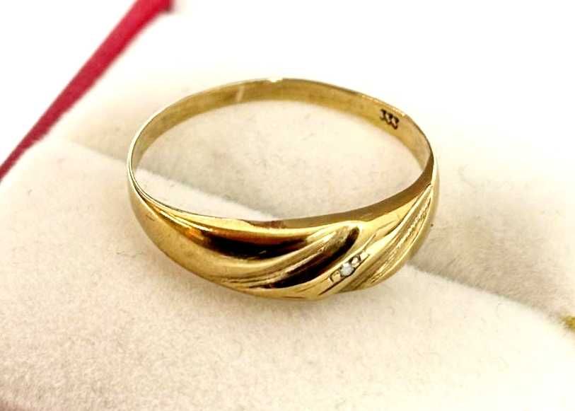 Inel din aur galben 8K cu diamant