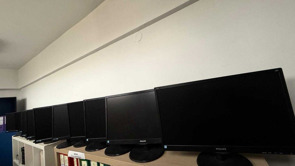 Vand 26 Monitoare led 22 inch