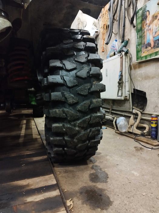 Гуми Maxxis trepador 38.5 / 16