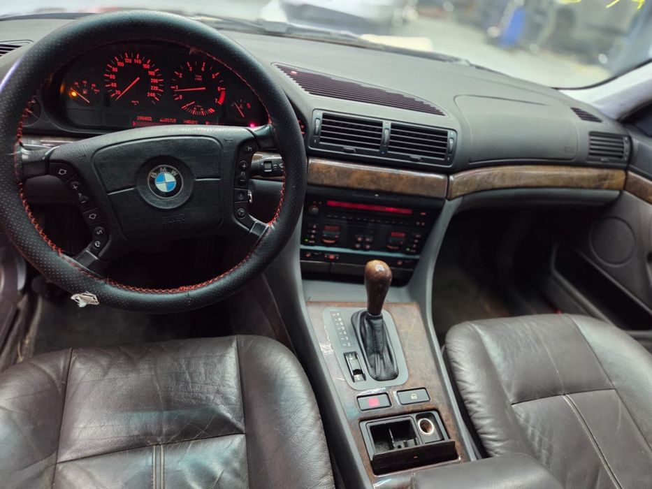 Bmw seria 7 model e38,730i