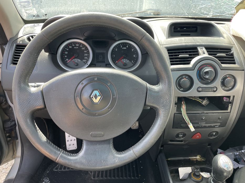 Рено Меган Кабрио 2.0i 16v 135кс 2004г На Чати