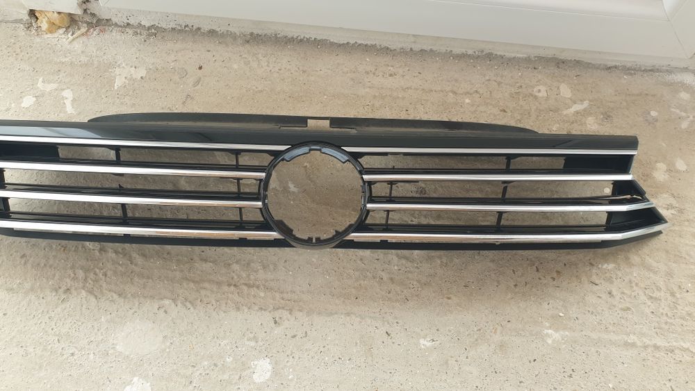 Vand bara grila b8 sau schimb