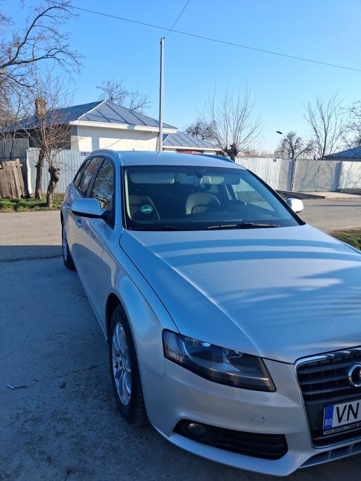 Vând Audi A4 b8 2010 ,2.0l disel
