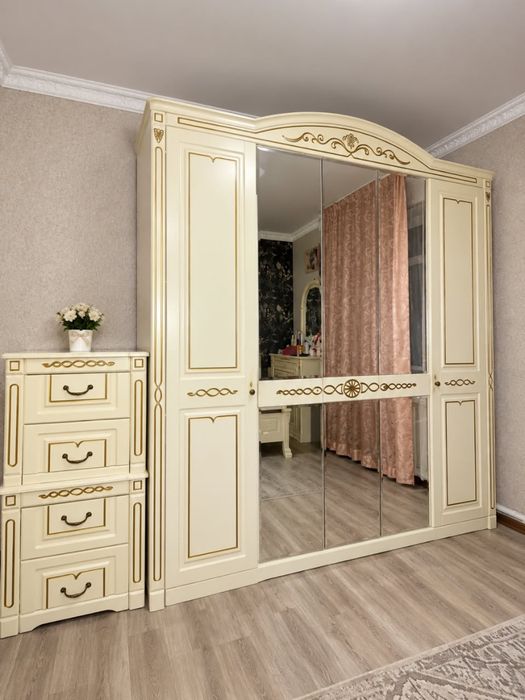 Спальни гарнитур сатылады