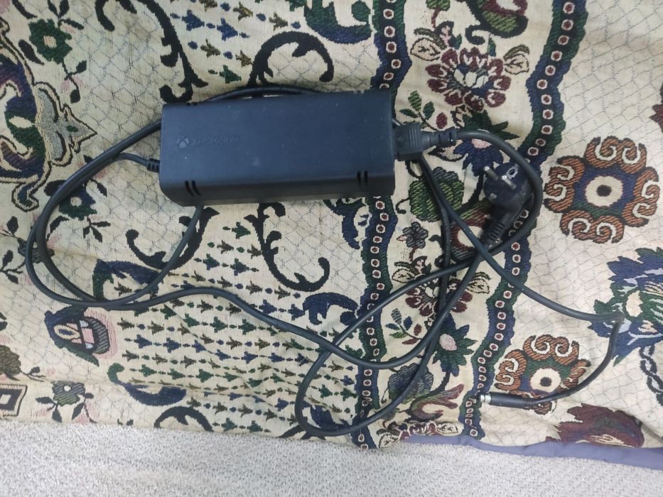 Xbox 360 E (Winchester) — Прошитая, 60+ игр + Kinect