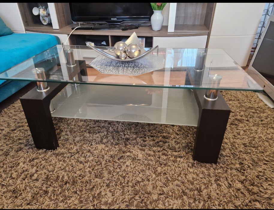 Măsuță din sticla pt living ,in stare foarte bună,foarte puțin folosita!