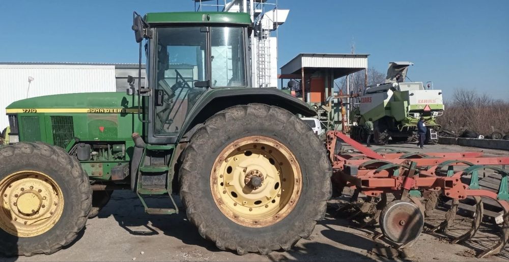 Трактор - John Deer 7710