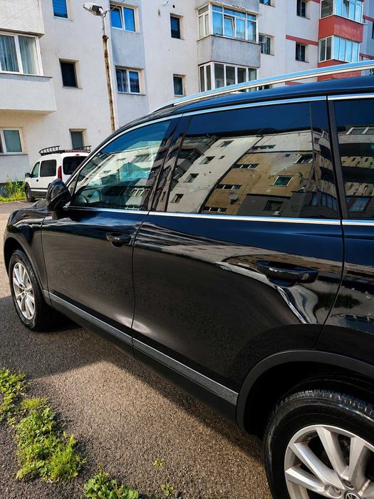 Volkswagen Touareg 2011 – întreținut, dotat, utilizat zilnic
