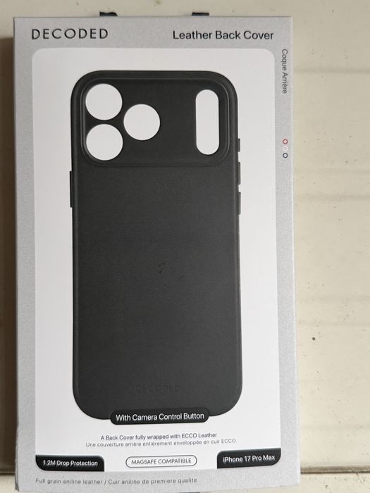 Decoded Leather Кейс 17 про макс