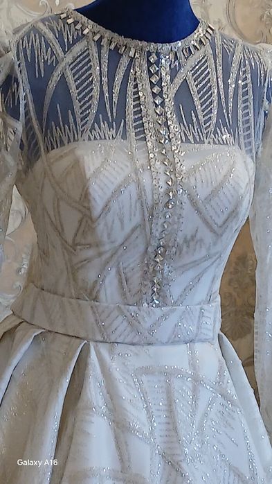 Toy liboslari sotiladi srochna xamyonbob narxlarda