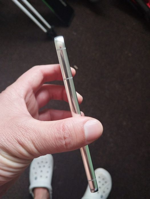 Продам Samsung S22