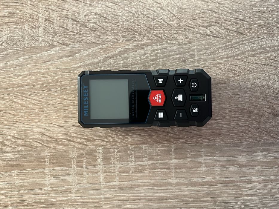 Лазерна ролетка - чисто нова