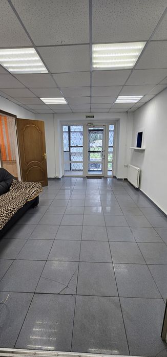 Продам помещение 96кв.м. с крыльцо на улицу Ленина.