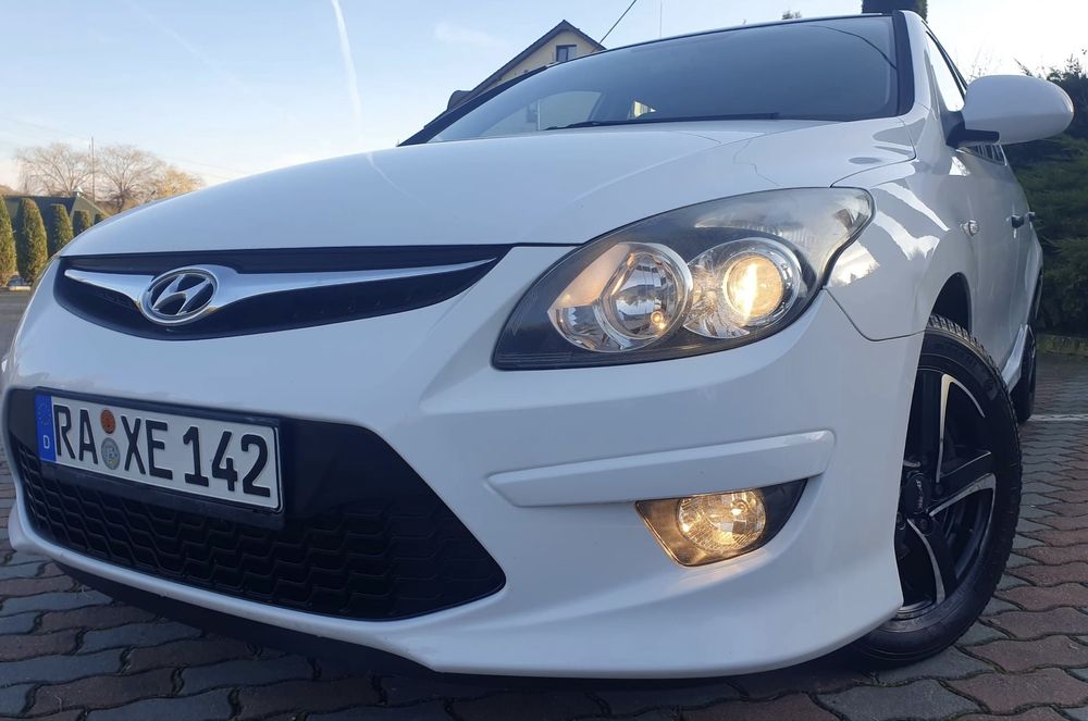-Hyundai i30 klimatronik-1.4benzina-105cai-euro5-2011-germania adusa-