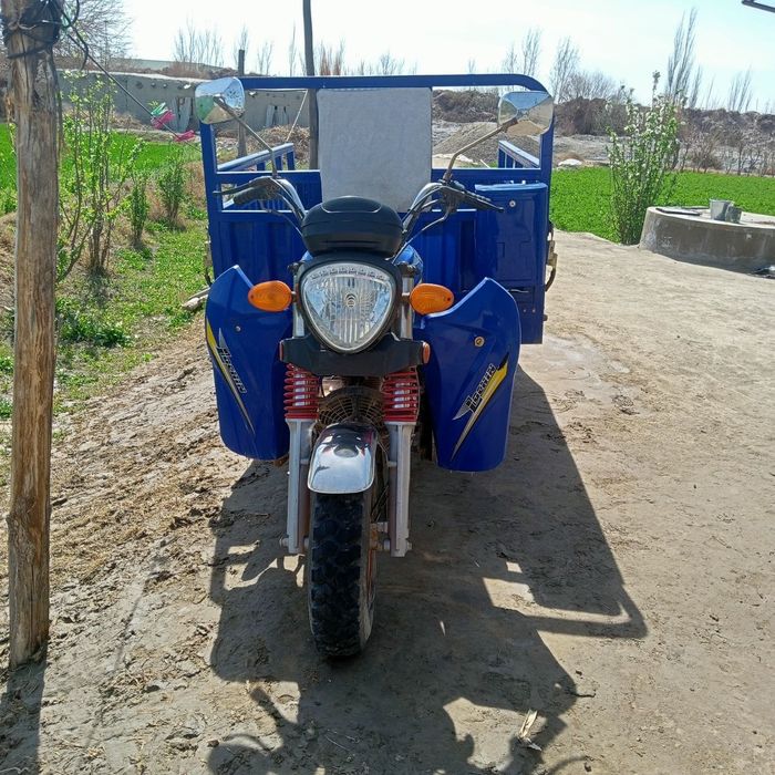 Lochin murave mototsikli sotiladi