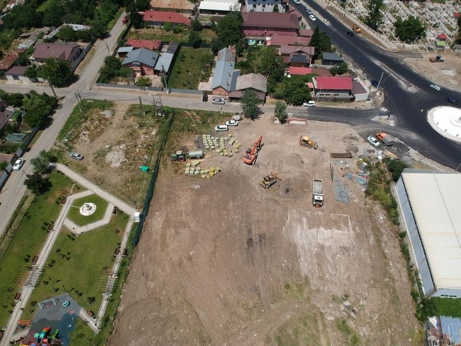 Teren 6.372 mp Afumati – colț giratoriu DN2, acces 3 strazi