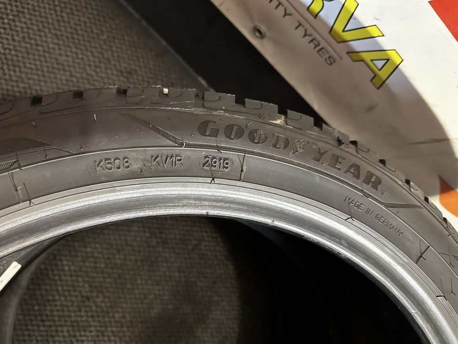 245/45 R20 103V XL - Goodyear Ultra Grip Performance M+S Oferta
