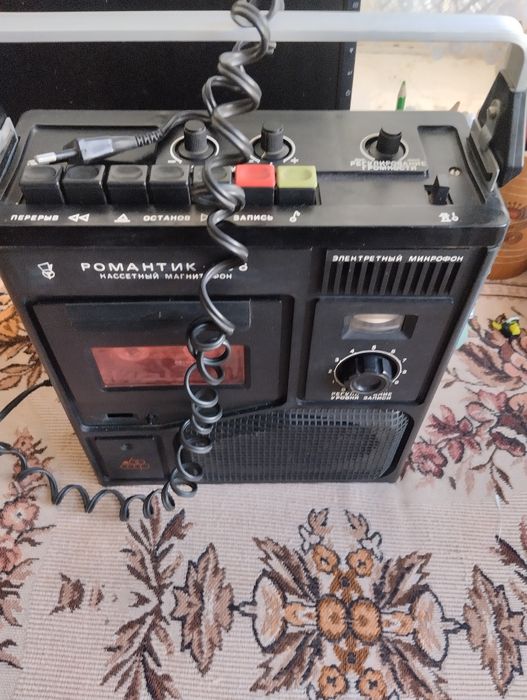 Кассетный магнитофон продам