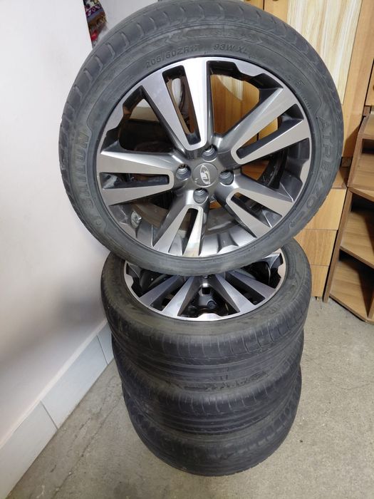 Продам комплект  летней резины с дисками