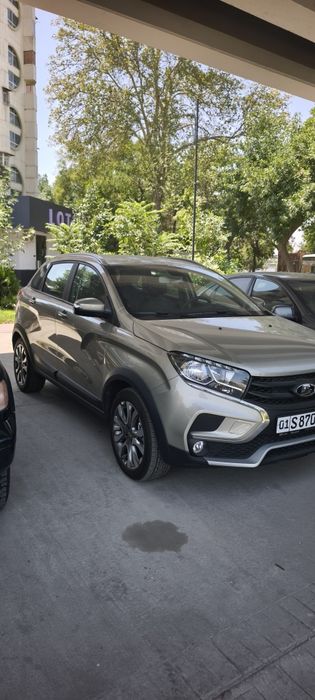 Lada  Xray cross