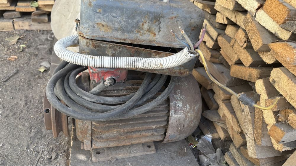 Продам электро двигатель