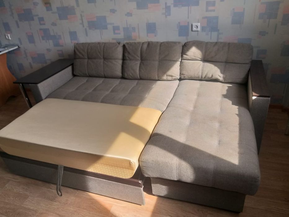 Продаётся диван в хорошем состоянии