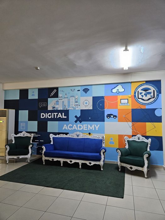 Роспись стен. Художник.