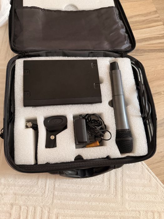 Vând sistem microfon wireless Sennheiser XS Wireless (SKM 35 + Receptor True Diversity)