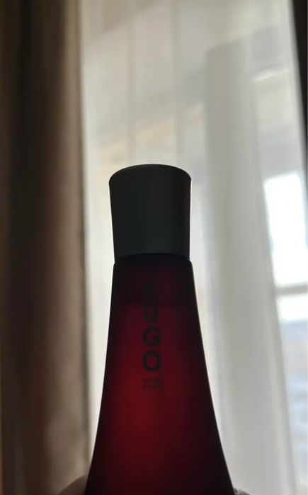 духи hugo boss deep red