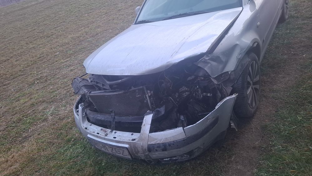 Vănd passat pentru piese