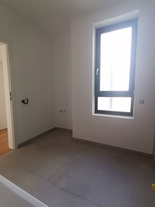 Casa aproape de scoala, gradinita, liceu, 4 camere, asfalt, toate utilitatile