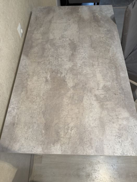 Продается стол со стульями