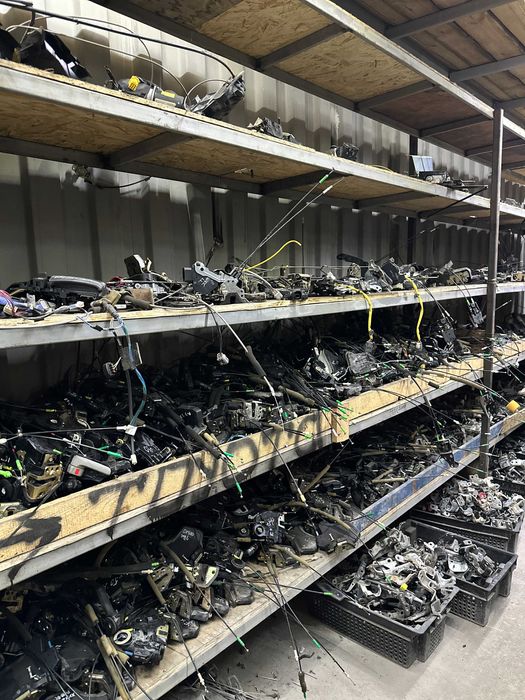 Стекло двери и Стеклоподъемник