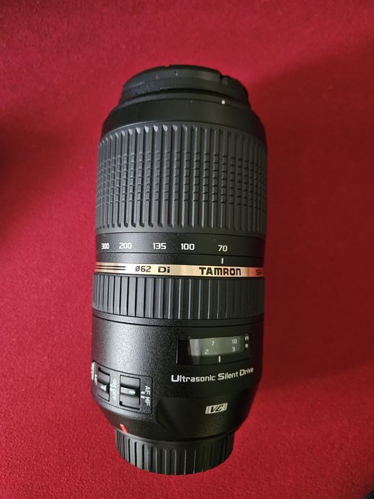 Обектив Tamron 
AF 70-300mm f/4-5.6
SP Di